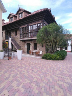 Apartamentos La Casona